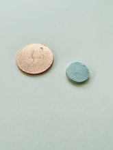 Load image into Gallery viewer, Bee Needle Minder