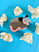 Load image into Gallery viewer, Possum Hair Claw