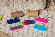 Load image into Gallery viewer, Crochet Hook Minder Set, Hook Size Reminder Stitch Markers: Rainbow Cheetah / Set of 3 - 1 each size