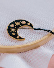 Load image into Gallery viewer, Moon Magnetic Needle Minder