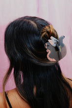 Load image into Gallery viewer, Possum Hair Claw