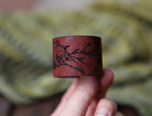 Load image into Gallery viewer, Leather Raven Skull Shawl Cuff with Bronze Stud: 7 Inch