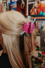 Load image into Gallery viewer, Yarn Crafts Knitting Needles Hair Claw