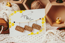 Load image into Gallery viewer, (Knitting) Needle Minder Set, Size Reminder Stitch Markers: White Oak / Set of 3 - 1 each size