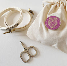 Load image into Gallery viewer, Owl Needle Minder