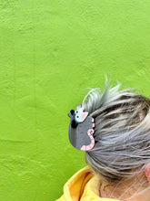 Load image into Gallery viewer, Possum Hair Claw