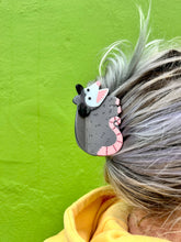 Load image into Gallery viewer, Possum Hair Claw