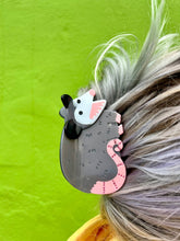 Load image into Gallery viewer, Possum Hair Claw