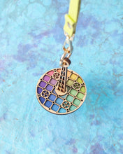 Load image into Gallery viewer, Grisaille Mini Minder
