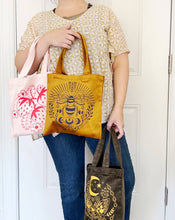 Load image into Gallery viewer, Bee Corduroy tote bag
