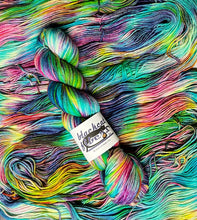 Load image into Gallery viewer, Unicorns VS. Narwhals- Essential DK
