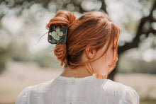 Load image into Gallery viewer, Granny Square Claw: Onyx and Jade
