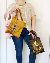 Load image into Gallery viewer, Bee Corduroy tote bag
