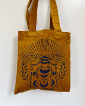 Load image into Gallery viewer, Bee Corduroy tote bag
