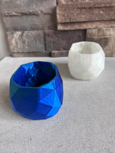 Load image into Gallery viewer, Skull Planter/Yarn Bowl
