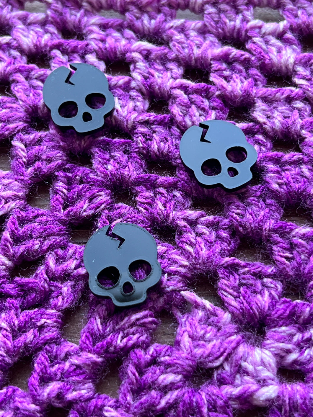 Cracked Skull Buttons
