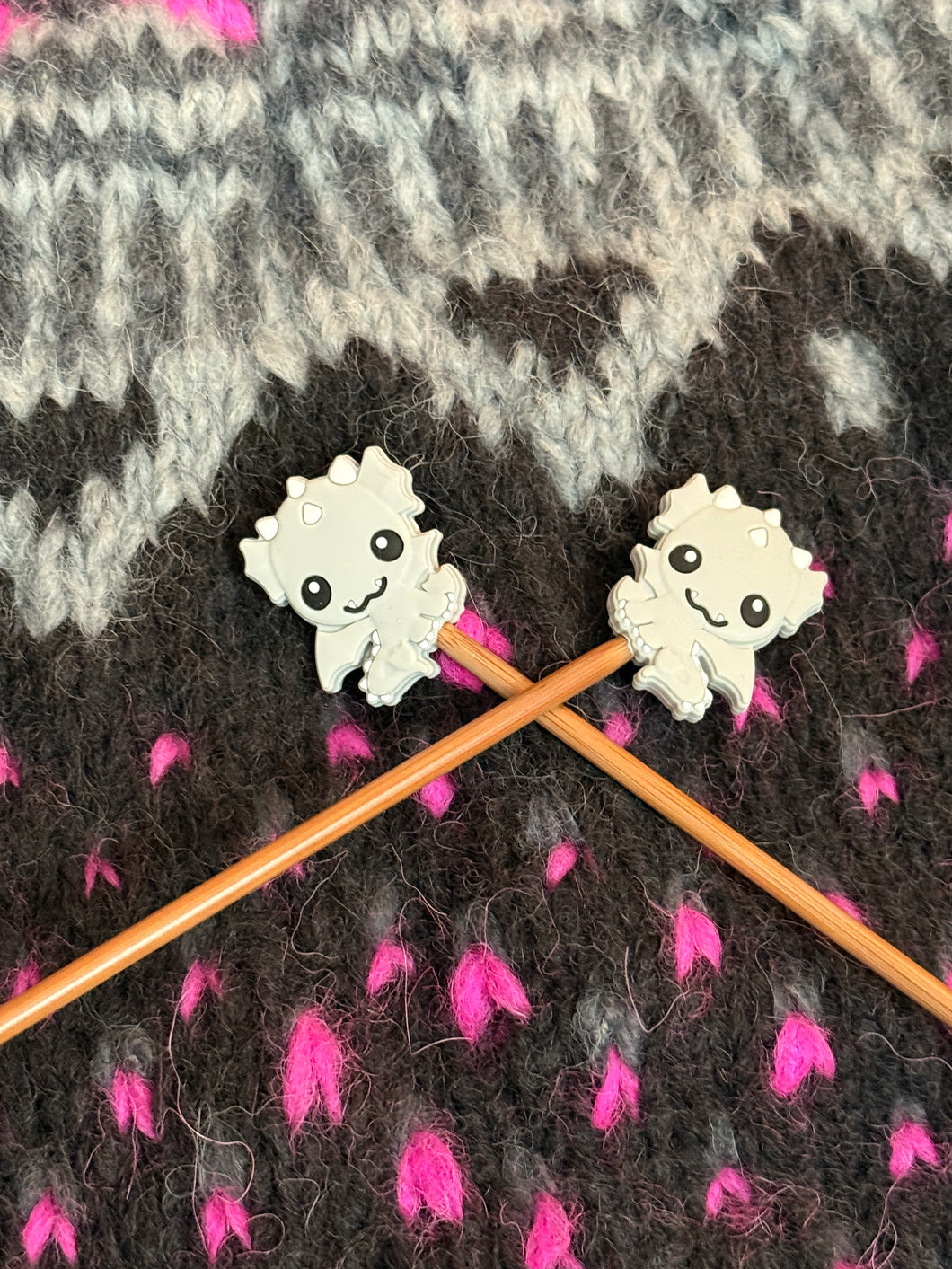 Gray Dragon Needle Stoppers