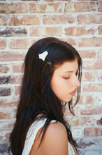 Load image into Gallery viewer, Ghostie Alligator Clip Set
