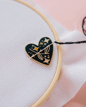 Load image into Gallery viewer, Heart &amp; Stars Magnetic Needle Minder
