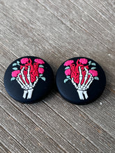 Load image into Gallery viewer, Deadly Bouquet Needle Stopper
